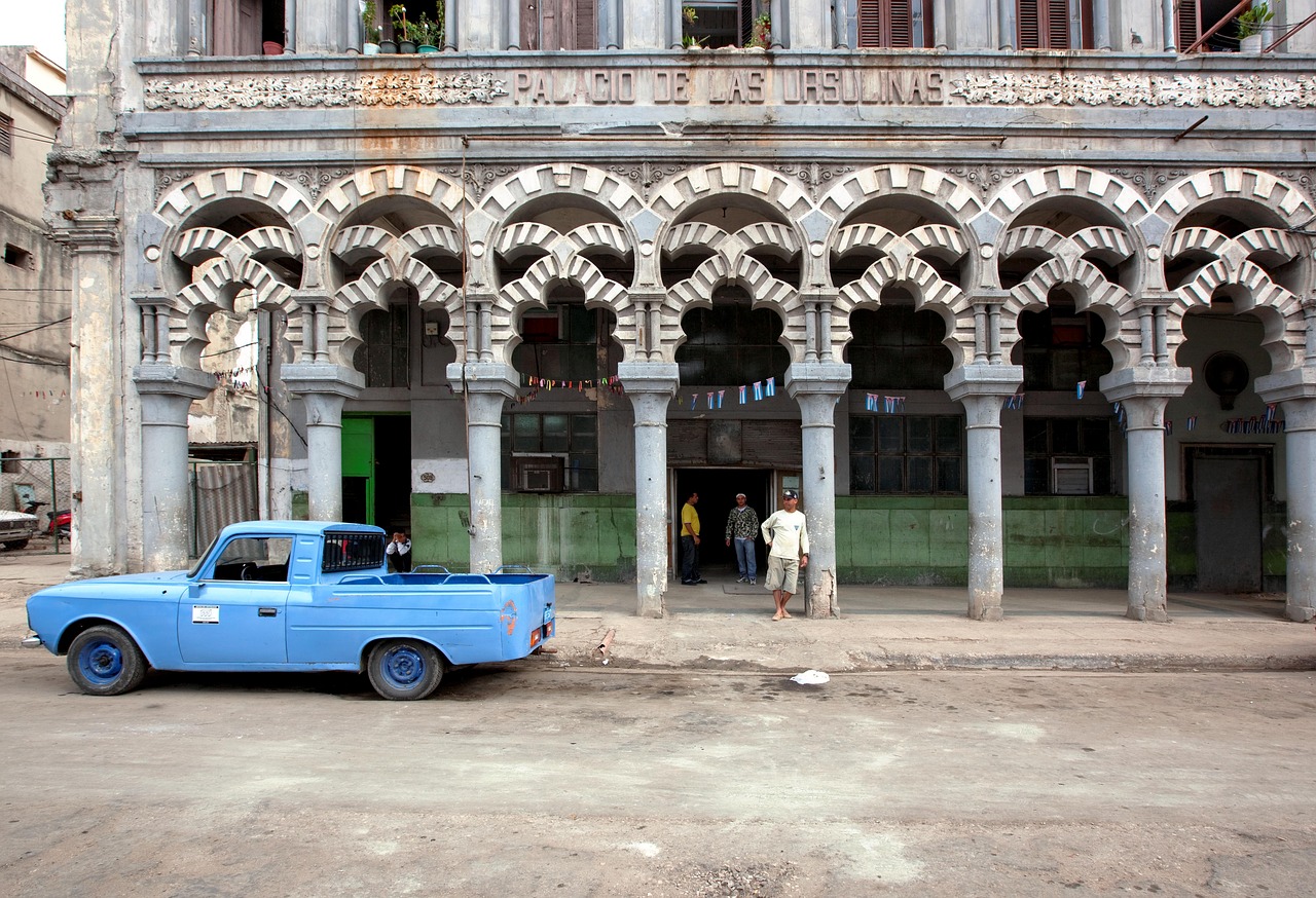 Découvrir Cuba et ses belles architectures. 